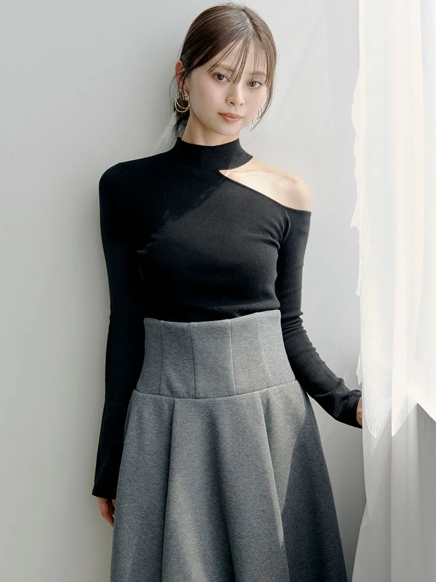 Asymmetrical High-Neck Shoulder Knit Top 7 Asymmetrical High-Neck Shoulder Knit Top