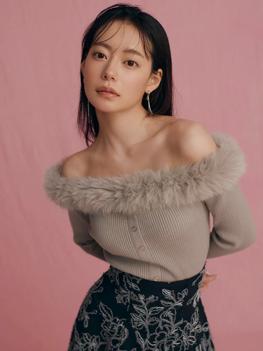 Sustainable Decollete Fur Knit Pullover 8 Sustainable Decollete Fur Knit Pullover
