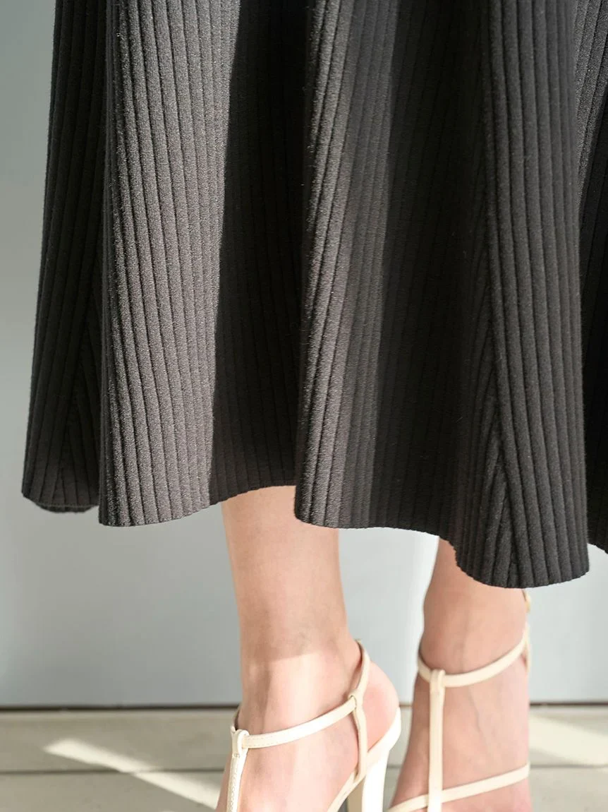 Front-buttoned Knit Dress 19 Front-buttoned Knit Dress