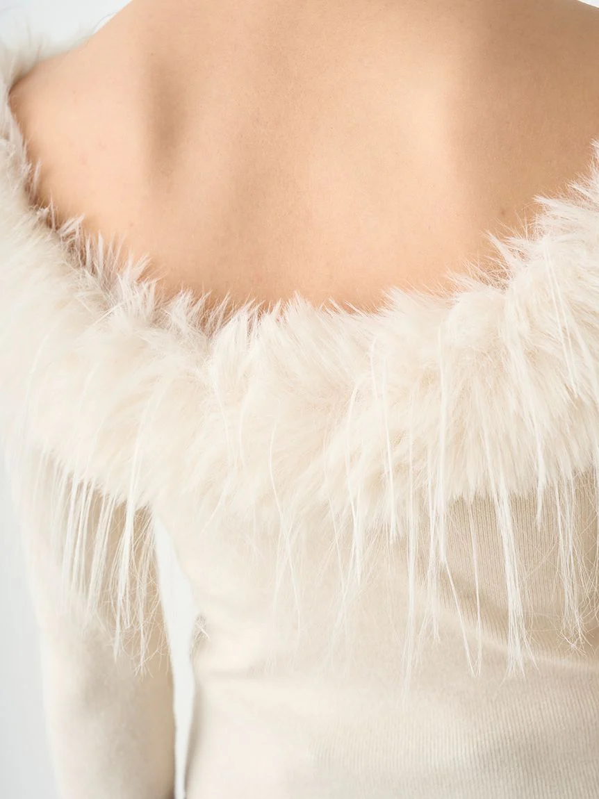 Décolleté Faux Fur Knit Pullover 9 Décolleté Faux Fur Knit Pullover